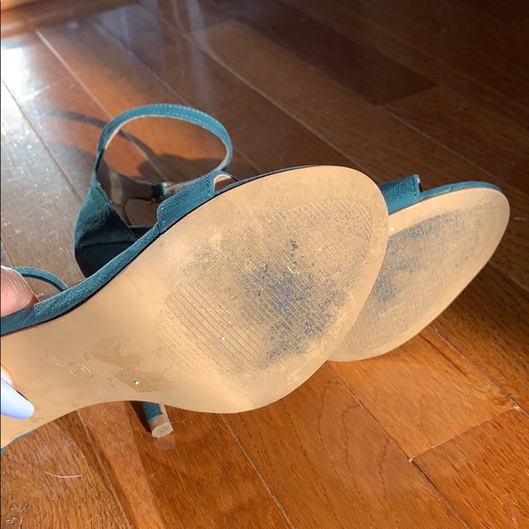 Sexy Teal Heels! - Picture 3 of 3